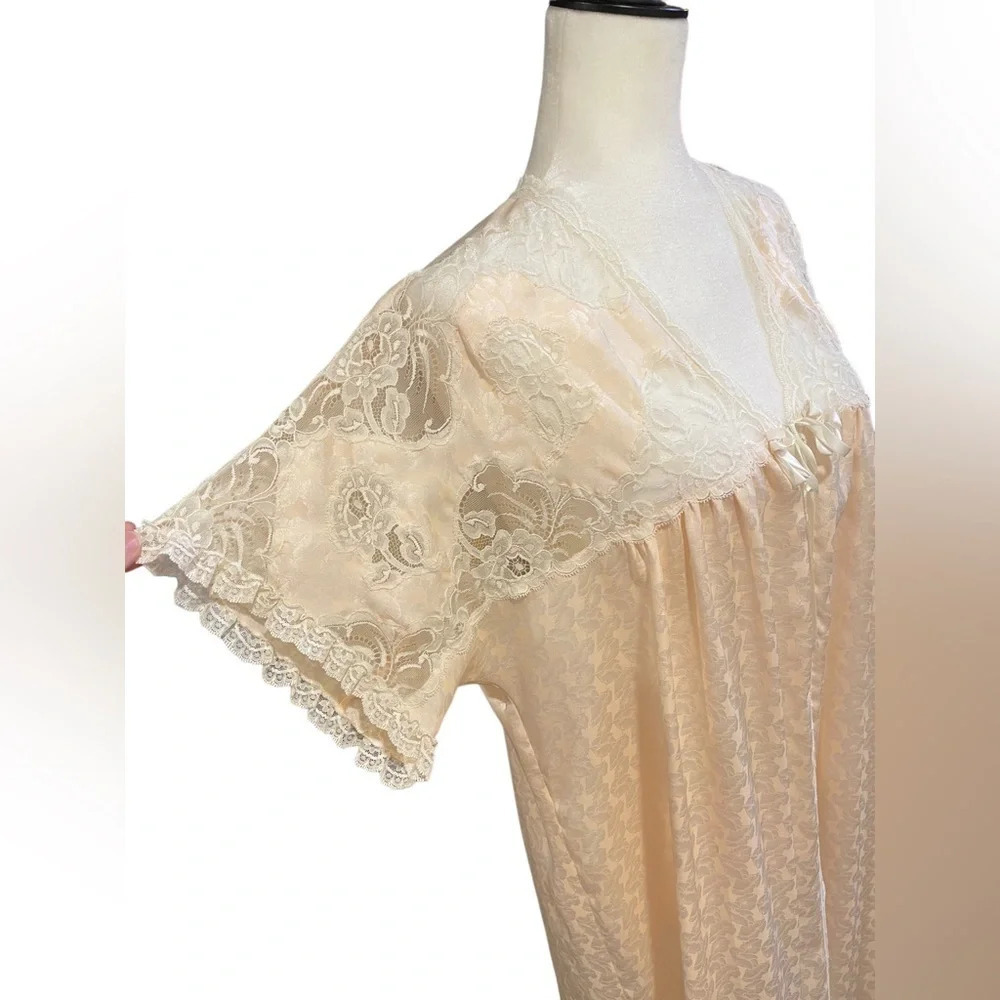 Christian Dior Lingerie Union Made Light Peach Satin Long Robe Petite - Picture 3 of 11